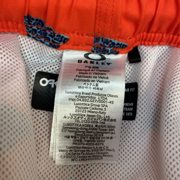 Men’s Oakley Tropical Orange Toucan Swim Trunks. Size Large - 5 inch inseam. - Picture 8 of 15